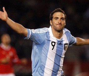 开云体育app-赛道上的逆袭，红牛二队险胜哈斯，周冠宇状态火热点燃赛场