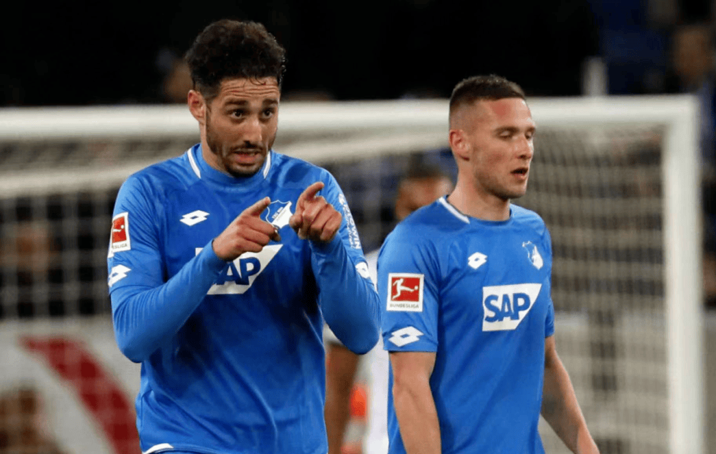 卫冕冠军梅开二度，霍芬海姆主场大胜劲旅