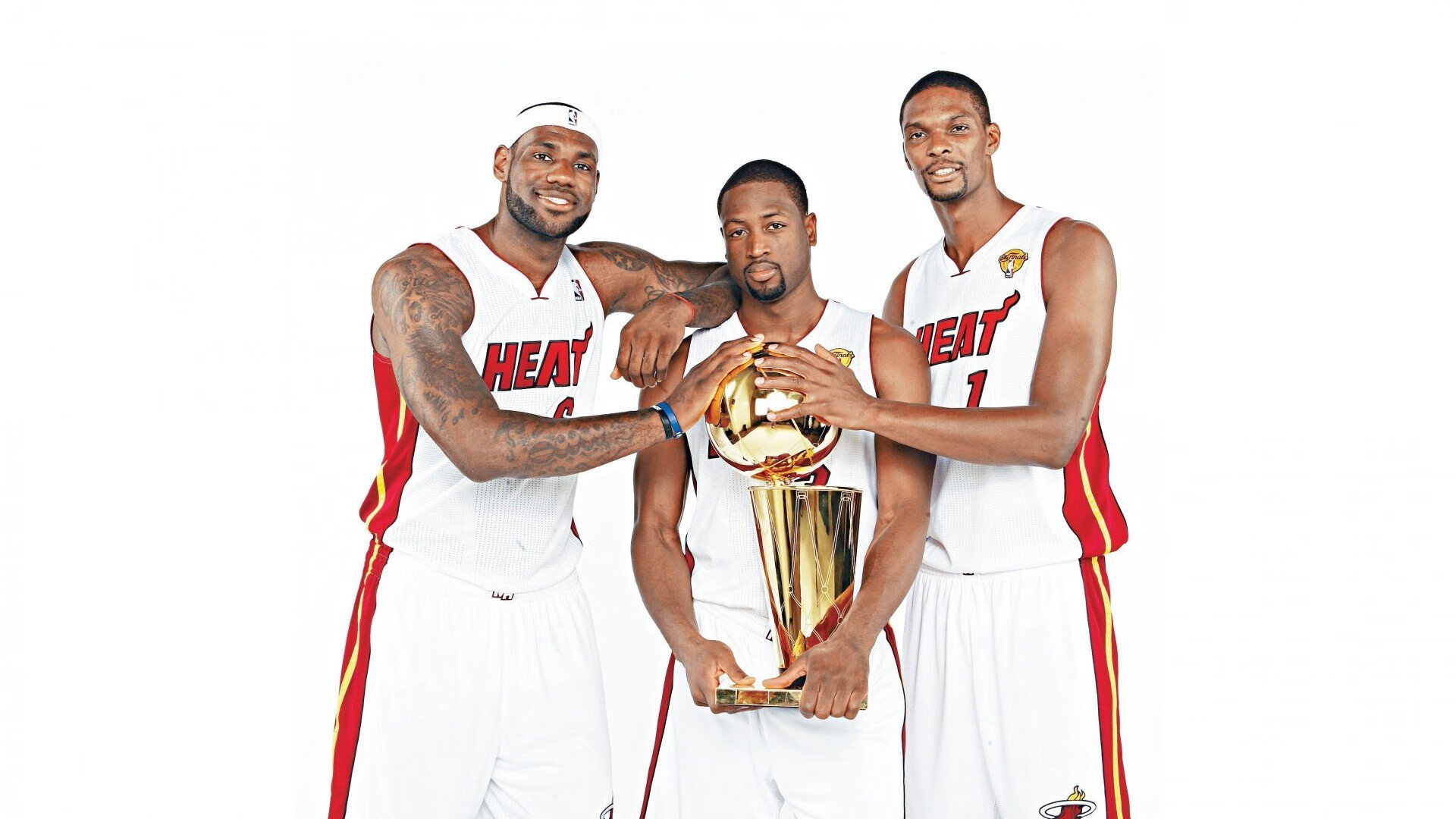 铁血拜仁锁死希腊神话，三笘薰闪耀欧冠淘汰赛的亚洲之光