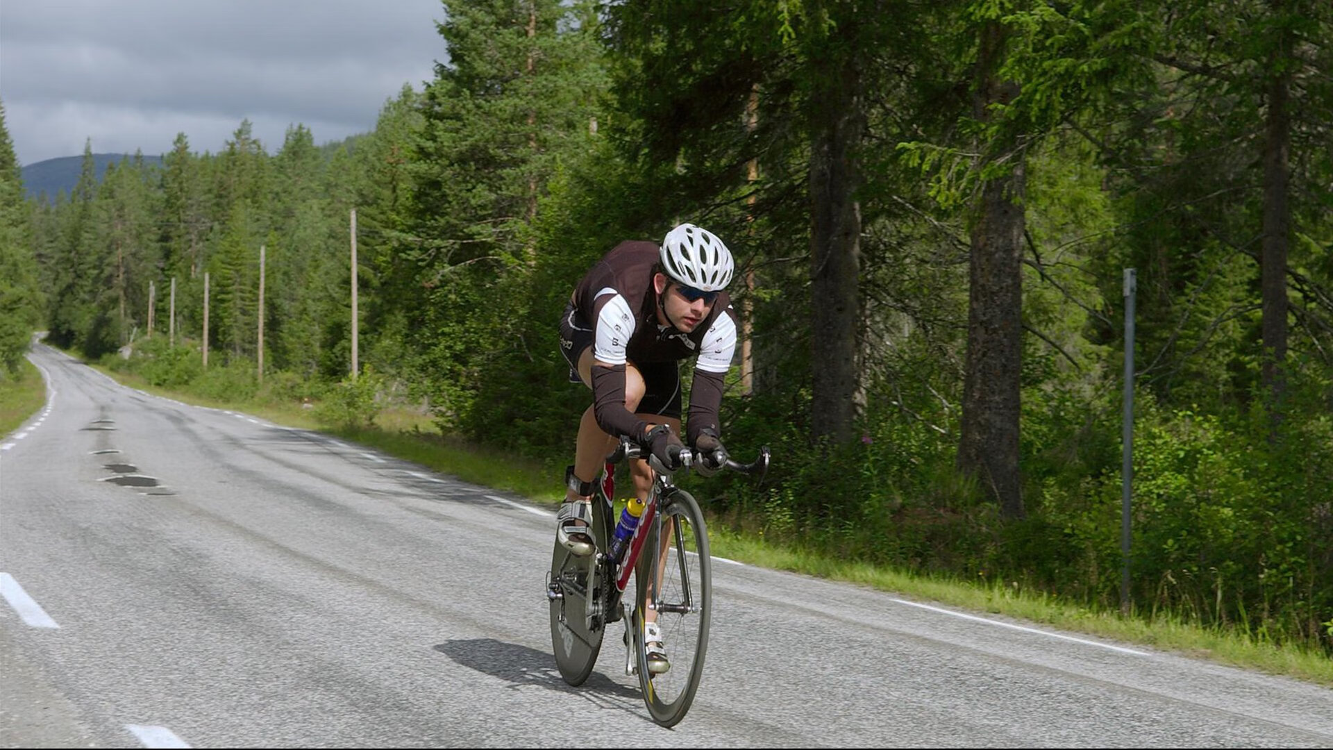 跨界风暴,当阿森纳一波流席卷里昂,莱奥在NBA总决赛接管战场